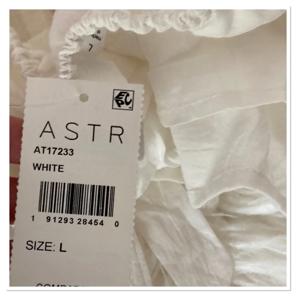NWT ASTR The Label Pleated Puff Sleeve Blouse White Size Large